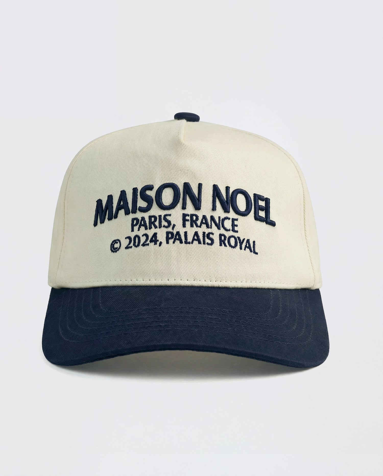 Maison Noel | Cafe Montaigne hat